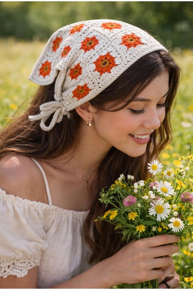 Women's Hand-Knitted Moon Flower Motifed Triangle Design Model Bandana Hair Accessory
