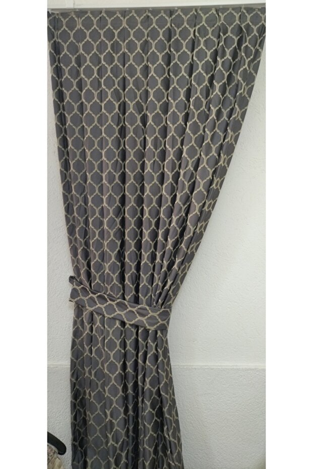 Background curtain - 1