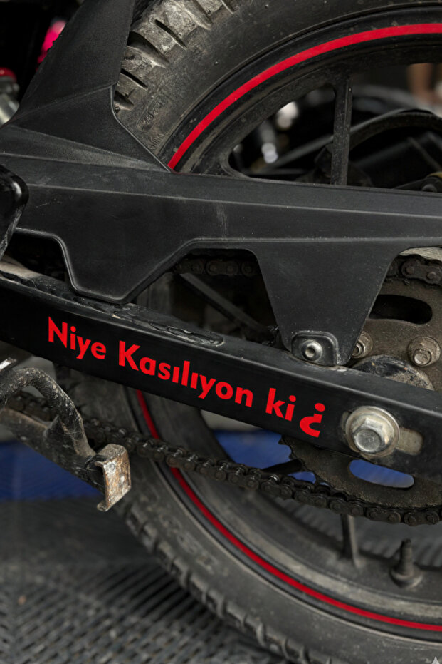 Niye Kasılıyon Ki for Motorcycle and Car Sticker Label (20cm)