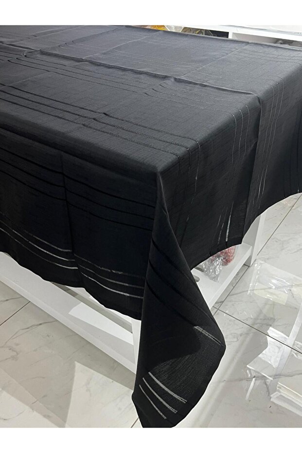 مفرش طاولة مخطط 160 × 220