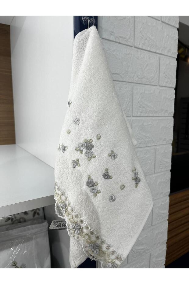 Buckle Embroidered Towel 30 X 50