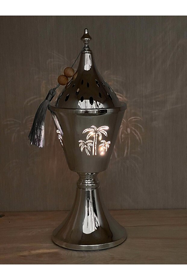 مبخرة فضية معدنية بتصميم فاخر (مزودة بشرابة زينة)