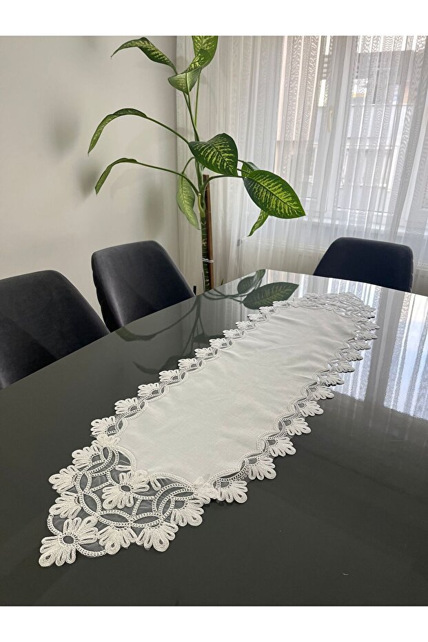 French Lace Linen Gardenia Luxury Runner