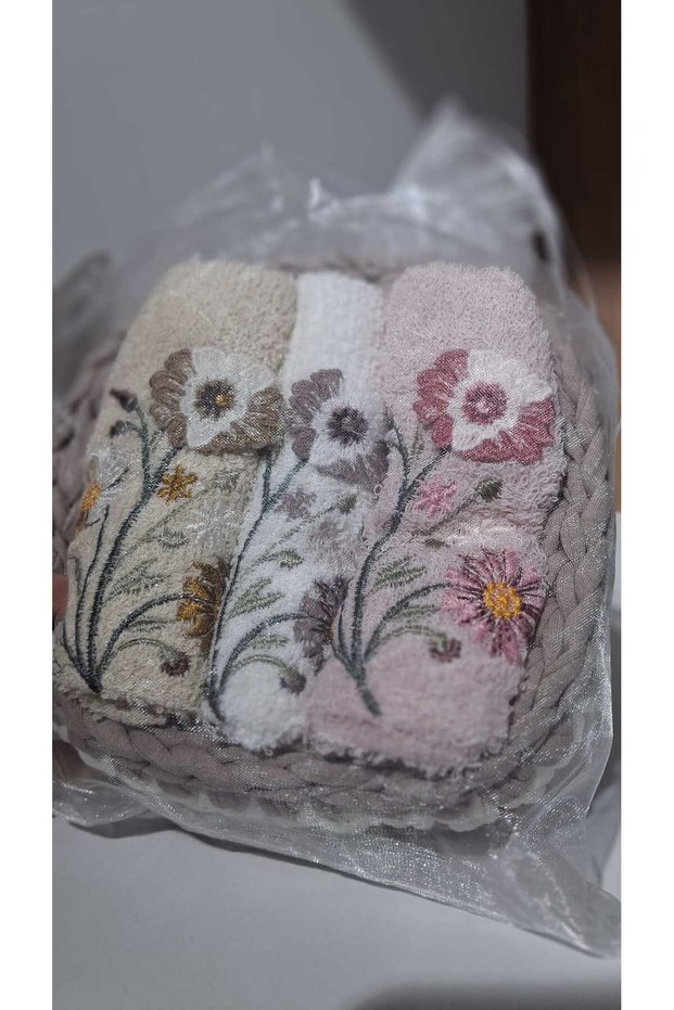 Handcrafted 3-Piece Towel Set in the Basket, 30 X 50