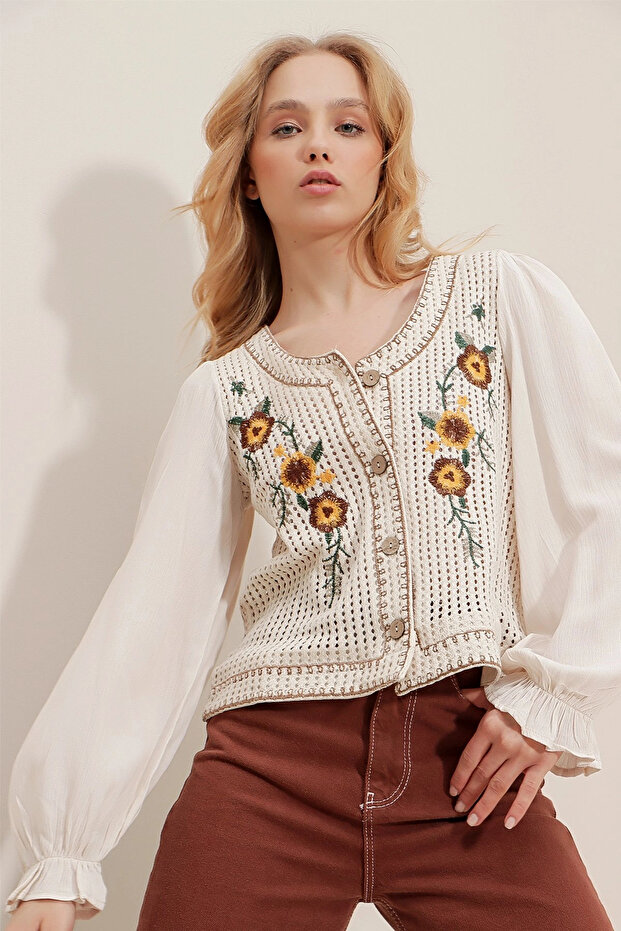 Women's Ecru Floral Embroidered Openwork Knit Body Balloon Sleeve Buttoned Bohemian Blouse