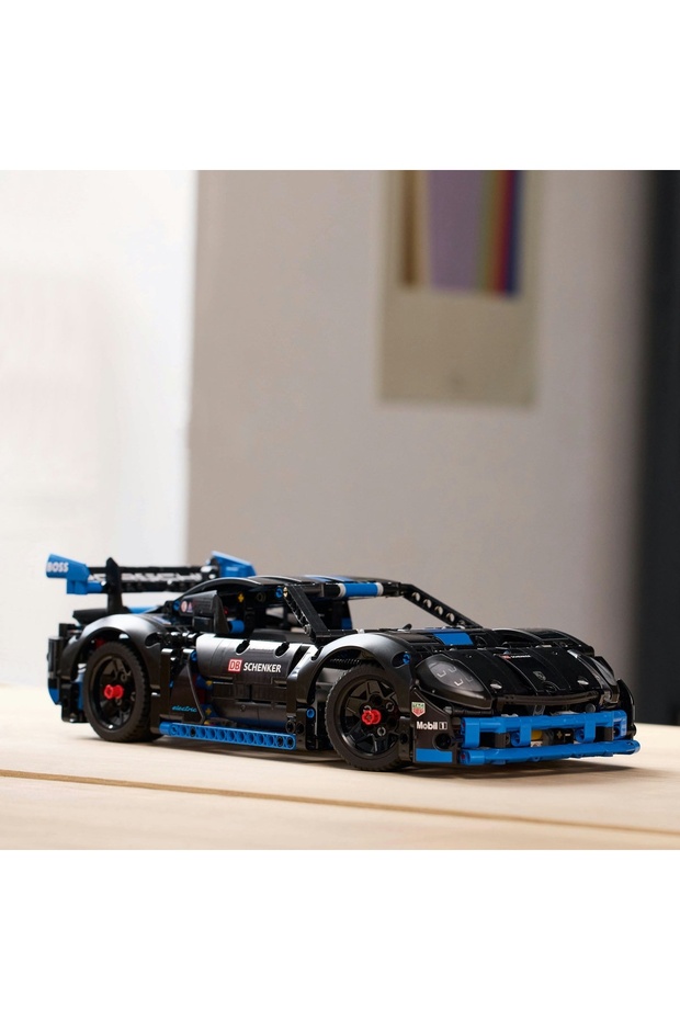 Porsche GT4 e-Performance racing car - 5