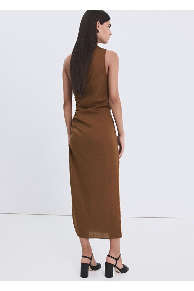 Yan yırtmaçlı asimetrik elbise - 4