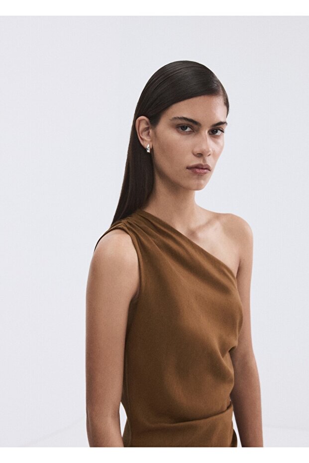 Yan yırtmaçlı asimetrik elbise - 6