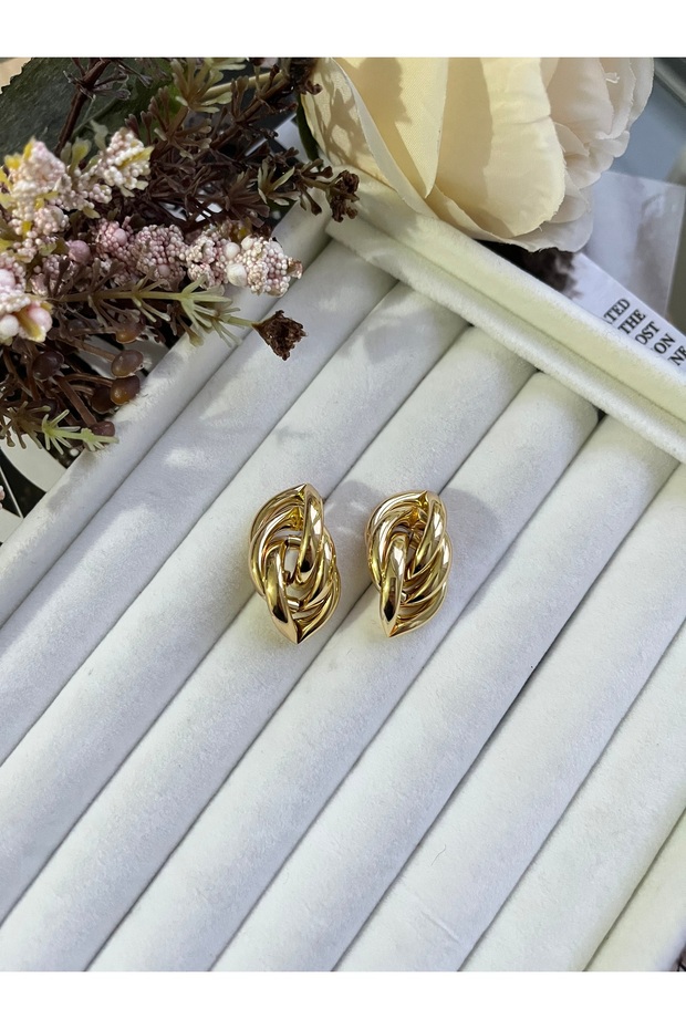 Gold geçmeli Form Küpe - 1