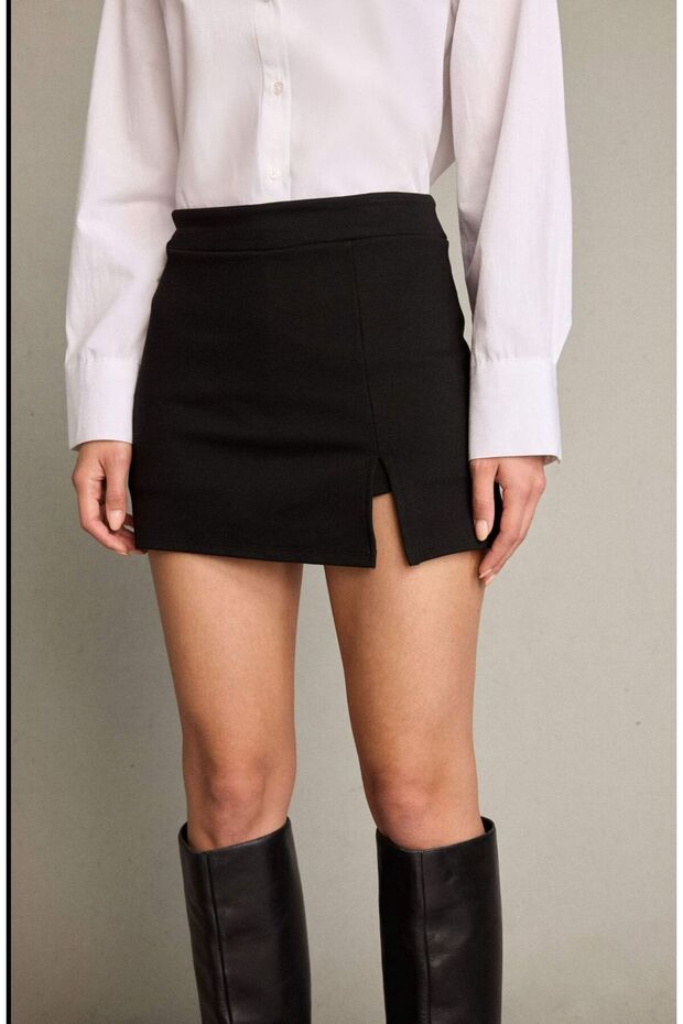 FUSTĂ MINI NEAGRĂ CU CRIPTE - 1