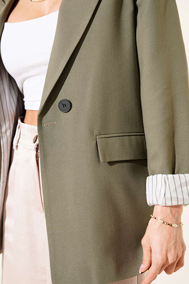 سترة بليزر مبطنة بالخطوط ومزودة بأزرار - 4