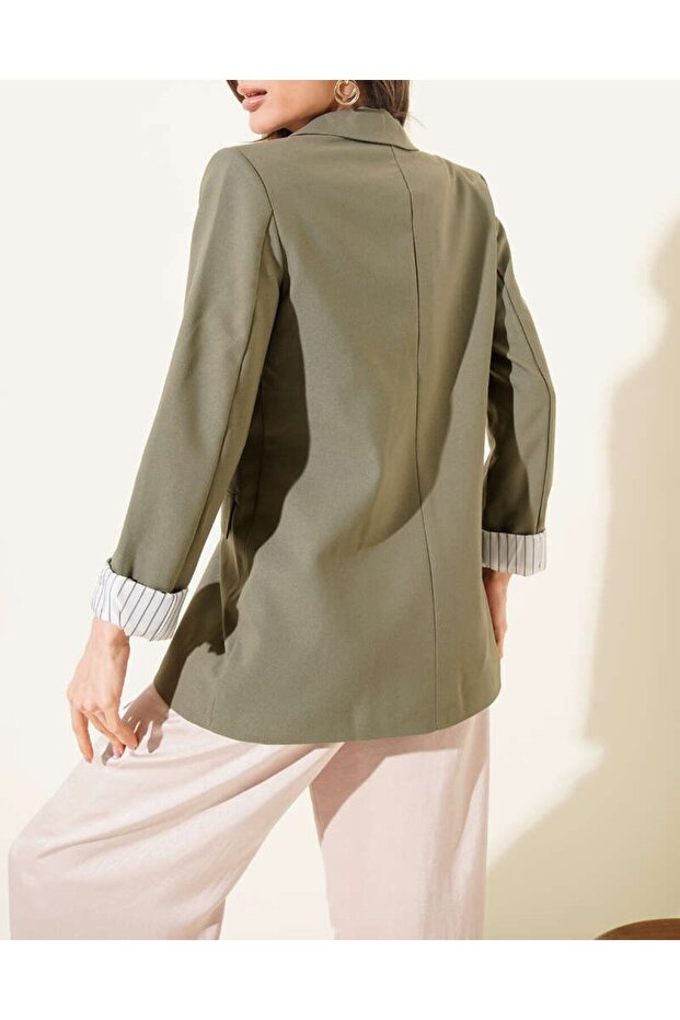 سترة بليزر مبطنة بالخطوط ومزودة بأزرار - 3