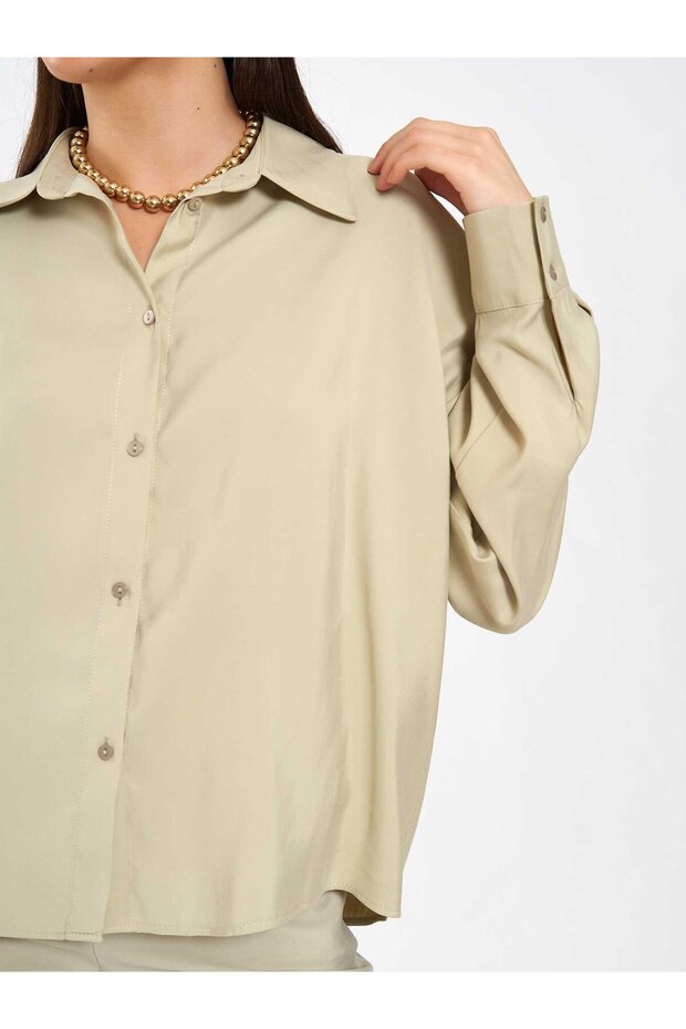 080798 قميص أساسي باللون الأخضر الفاتح - 5