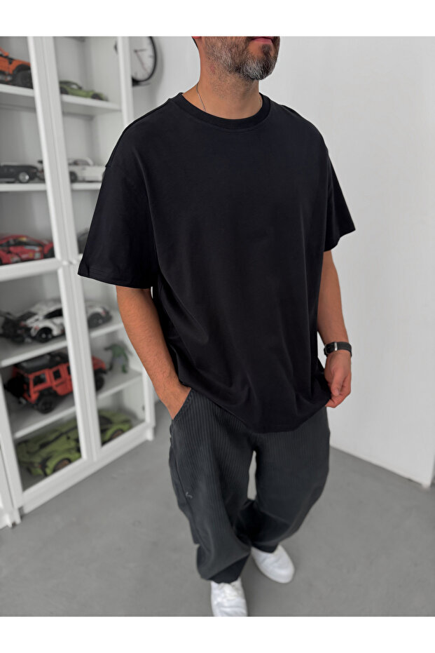 تي شيرت أسود بفتحة جانبية واسعة الحجم C-007 - 5