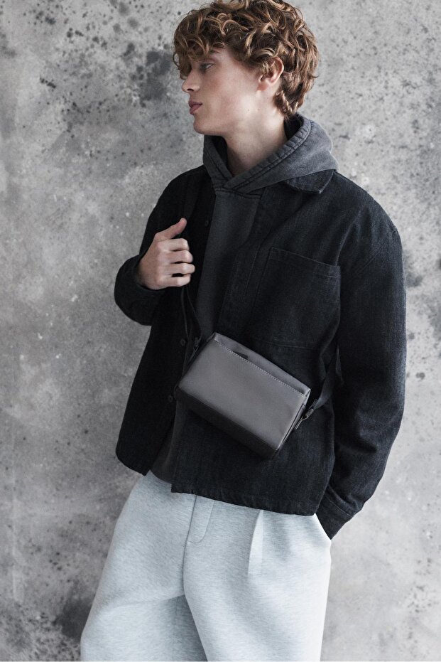 Kauçuk kaplamalı çapraz askılı çanta - 6