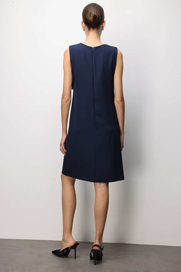 V Yaka Katlı Midi Elbise - 4