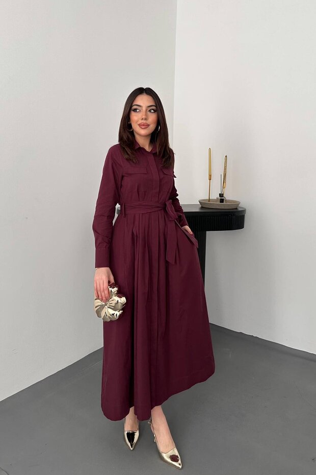 فستان من قماش البوبلين بأزرار وحزام - 1