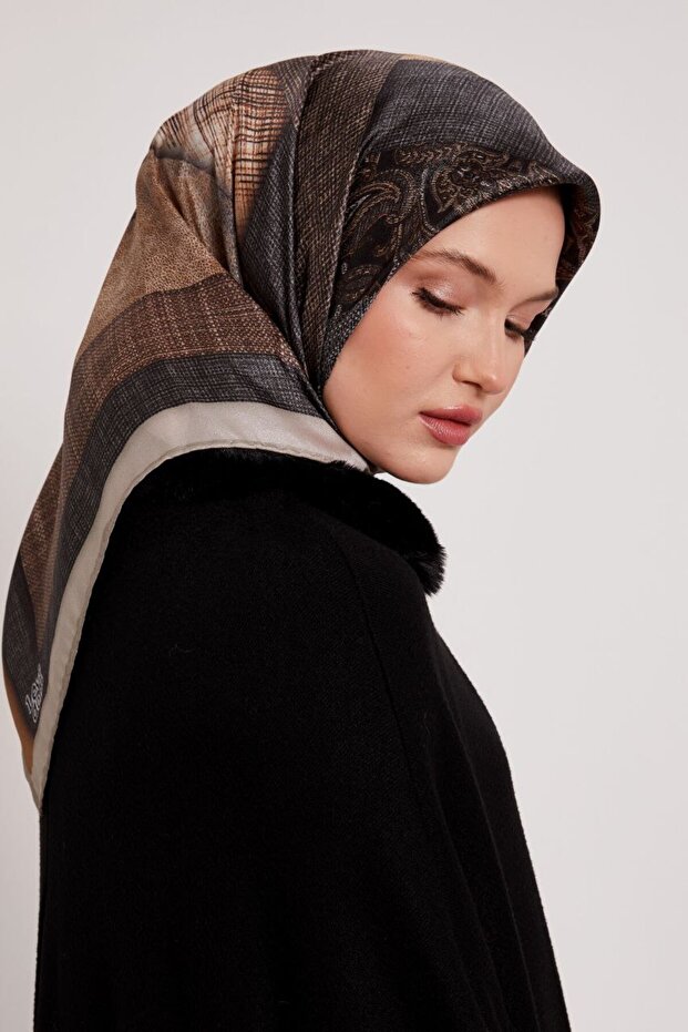 Classic Striped Pattern Sparkling Crystal Scarf