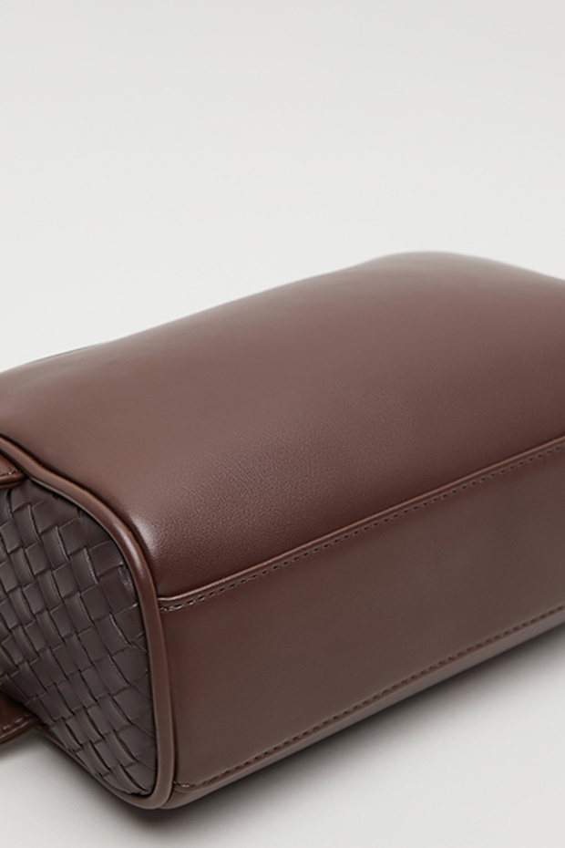 حقيبة سفر بنية اللون للرجال - 4