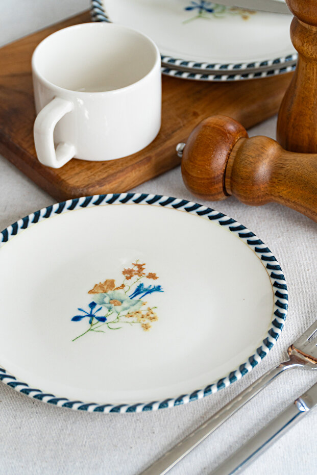 Demet 6-Piece Porcelain Cake Set