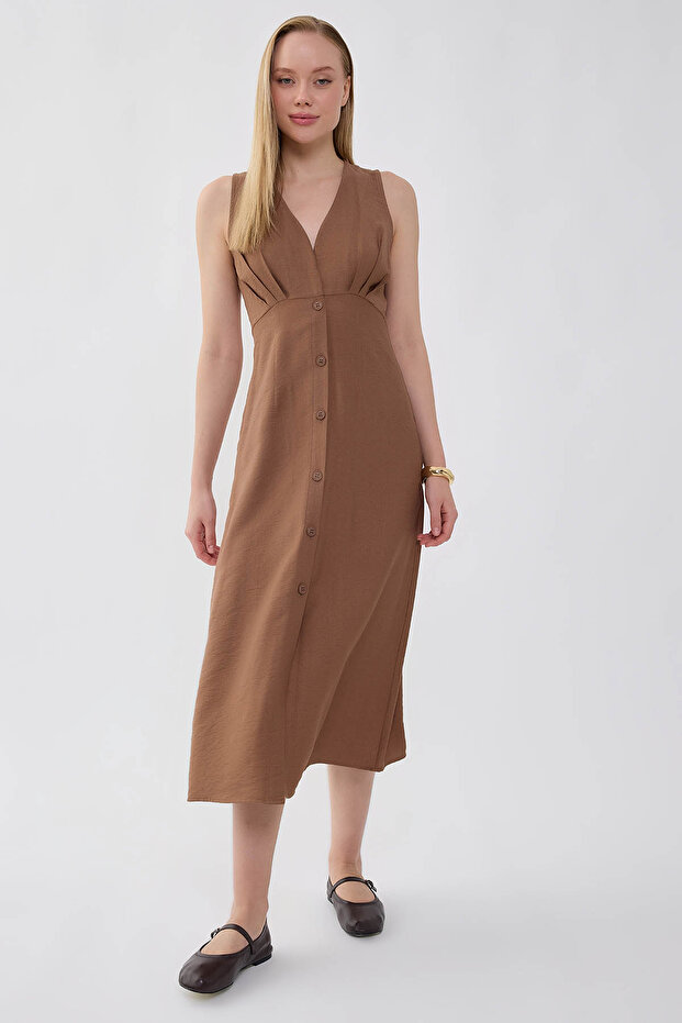 فستان بأزرار على شكل حرف V - 2