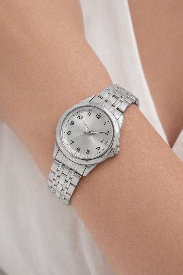 Women's Crystal Glass Calendar Wristwatch Minimal Design in Special Box