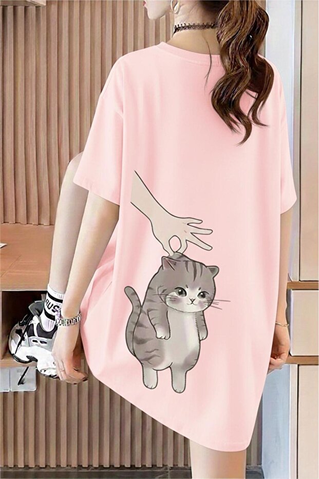 تي شيرت نسائي من Hand And Cat ذو رقبة دائرية واسعة الحجم مصنوع من القطن بقصة مريحة للجنسين
