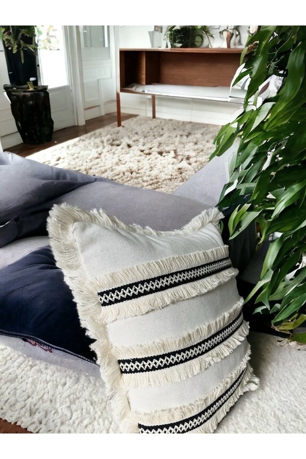 Special Design Black Tasseled Single Linen Cream Throw Pillow Pillow Cover 43*43