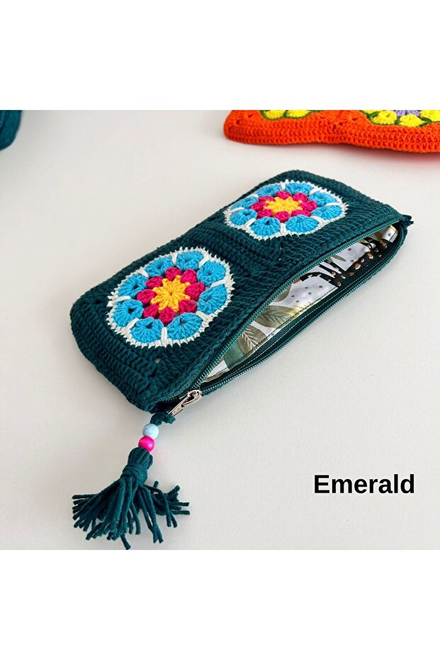 Knitted Women's Wallet – Handmade, Stylish and Convenient