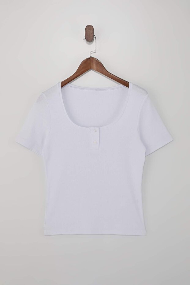Beyaz Havuz Yaka Fitted/Vücuda Oturan Örme Büyük Beden Bluz TBBSS26AF00049 - 5