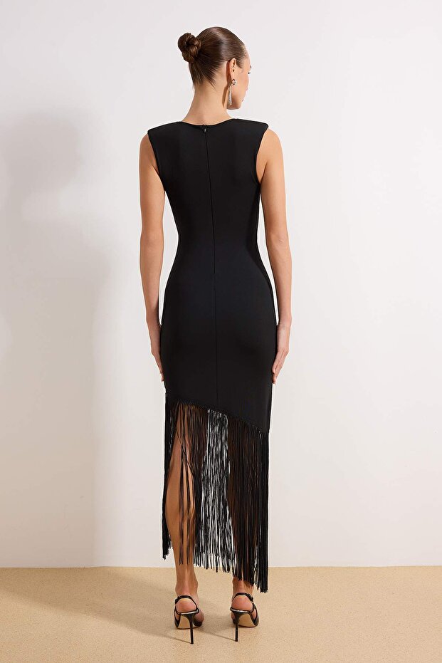 Siyah Püskül Detaylı Vatkalı Bodycone/Vücudu Saran Maxi Örme Party Elbise TPRSS26EL00080 - 4