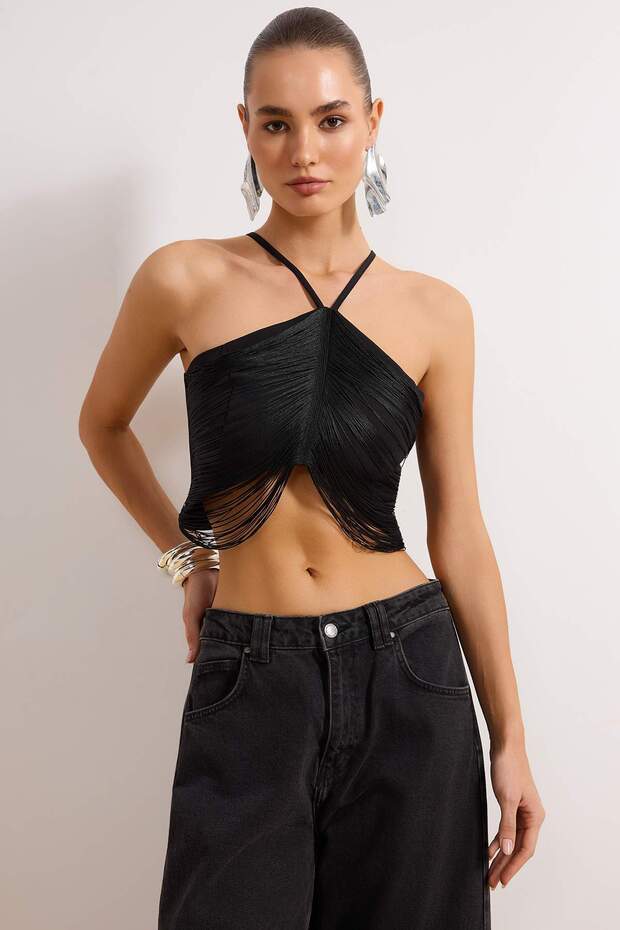 Siyah Crop Püskül Detaylı Dokuma Bluz TPRAW24BZ00082 - 1