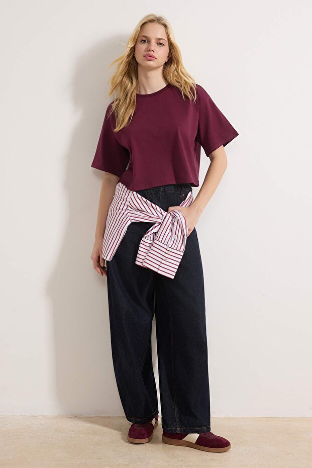 Trendyolmilla  Mürdüm Relaxed/Rahat Kalıp %100 Kalın Pamuklu Crop Örme T-Shirt TWOSS23TS00038 - Görsel 3