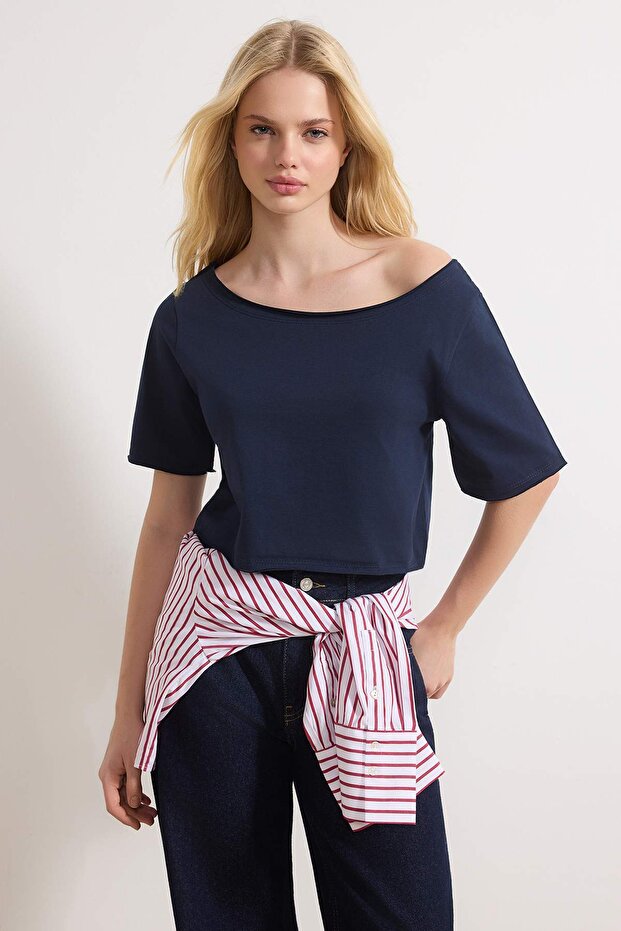 Trendyolmilla  Lacivert-Gri Melanj 2'li Paket %100 Pamuk Asimetrik Kayık Yaka Crop Örme T-Shirt TWOSS25TS00194 - Görsel 3