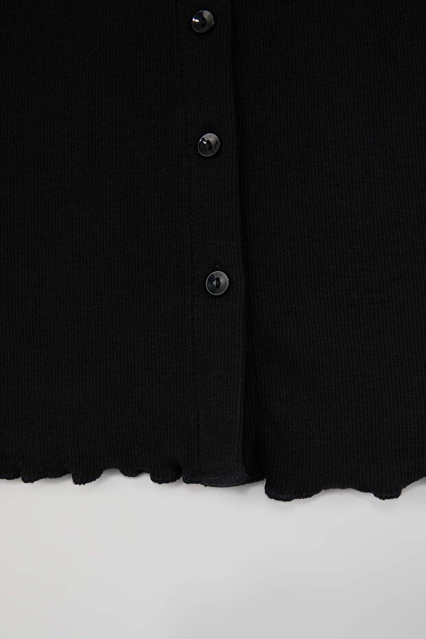 Wardrobe Essentials-Siyah Fitted/Vücuda Oturan Düğmeli Fırfırlı Esnek Örme Bluz TWOSS26BZ00171 - 6