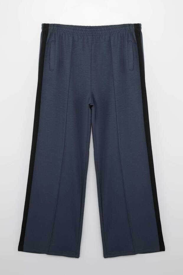 Antrasit Yan Şerit Detaylı Wide Leg/Geniş Paça Rahat Dökümlü Büyük Beden Eşofman Altı TBBSS26AJ00004 - 4