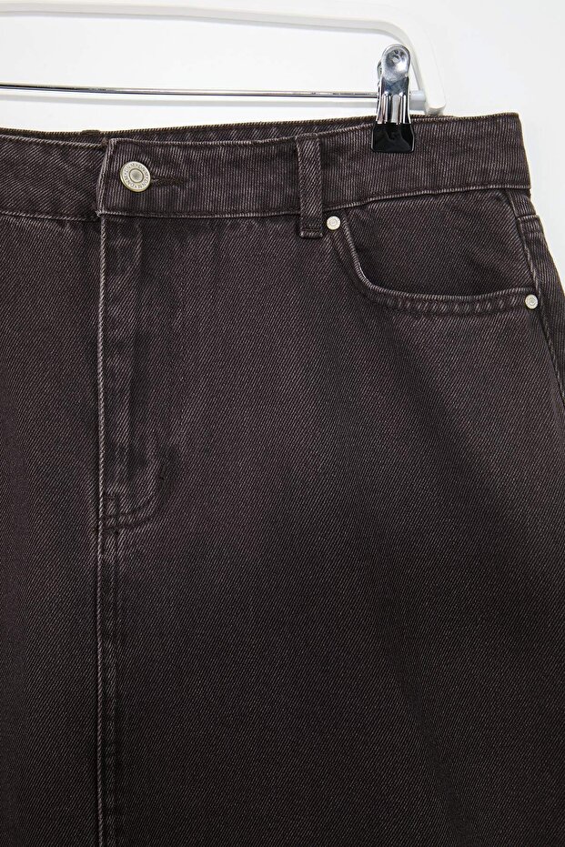 Kahverengi Ön Yırtmaçlı Midi Boy %100 Pamuk Non-Stretch Büyük Beden Denim Etek TBBSS23AZ00054 - 4