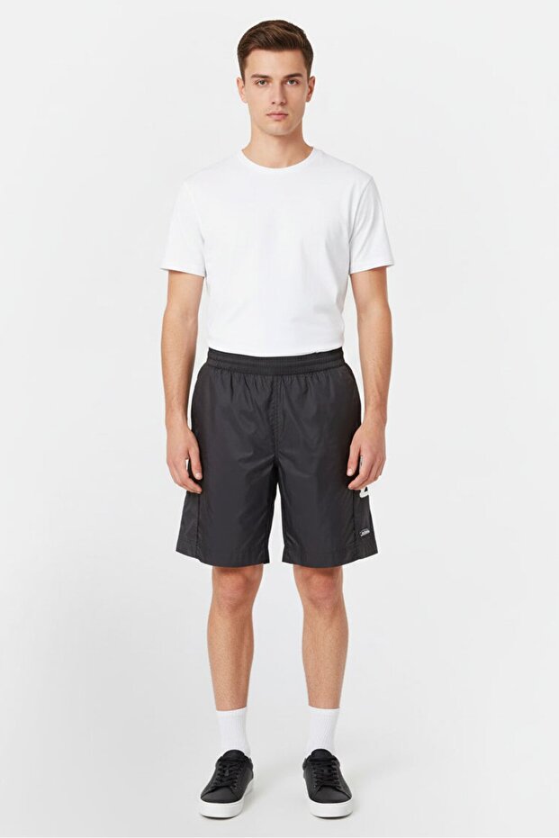 شورت رجالي أساسي بشعار العلامة التجارية، أسود - 1