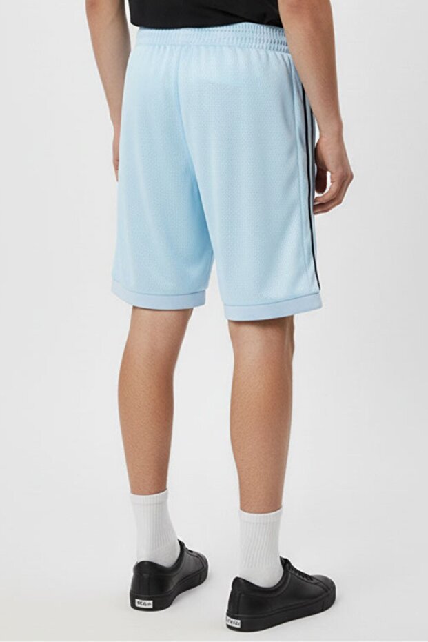 شورت رجالي أساسي بشعار العلامة التجارية، أزرق فاتح - 4