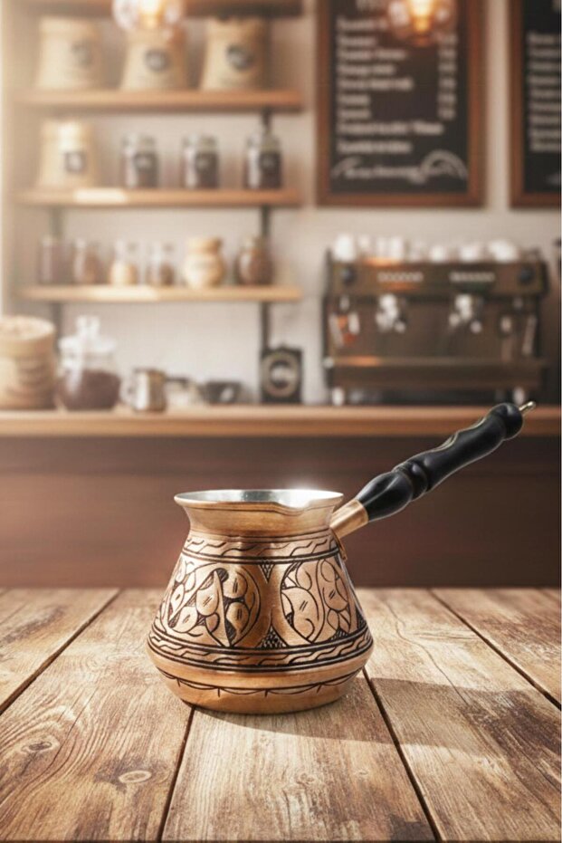 إبريق قهوة تورنا نحاسي فاخر طراز كيلهان 3 سعة 7 أكواب مع نقش محفور سكوس تورنا1269-4
