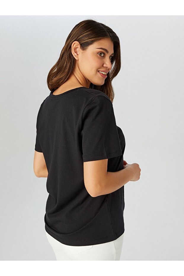 Minimalist V Yaka Kısa Kol Kadın T-Shirt - Günlük Şıklık - 1