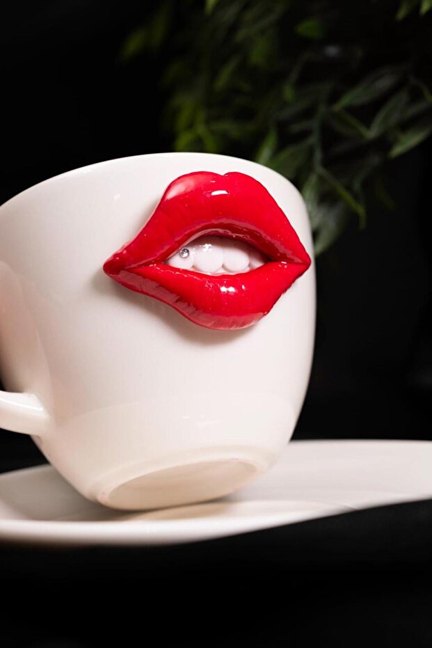 كوب مخصص للقبلات بتصميم خاص سعة 200 مل