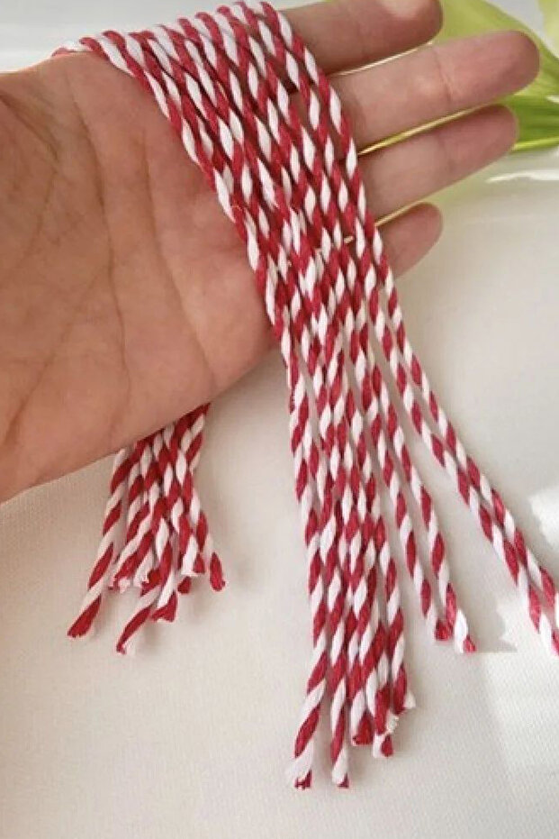 خيط مارتينيشكا، خيط لتغليف هدايا الحظ، خيط أحمر وأبيض بطول 1 متر - 3