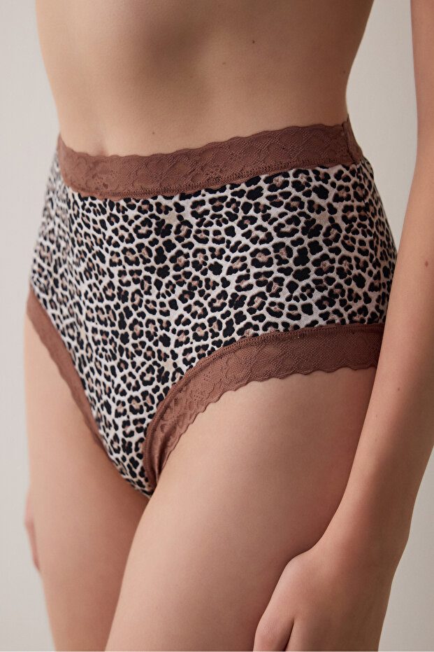 سراويل داخلية قطنية عالية الخصر منقوشة بنقشة الفهد باللون البيج