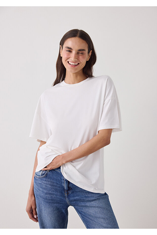 Kırık Beyaz Bisiklet Yaka Basic Oversize Tişört - 2