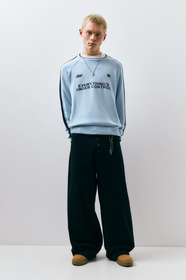 STWD işlemeli çizgili kazak - 1