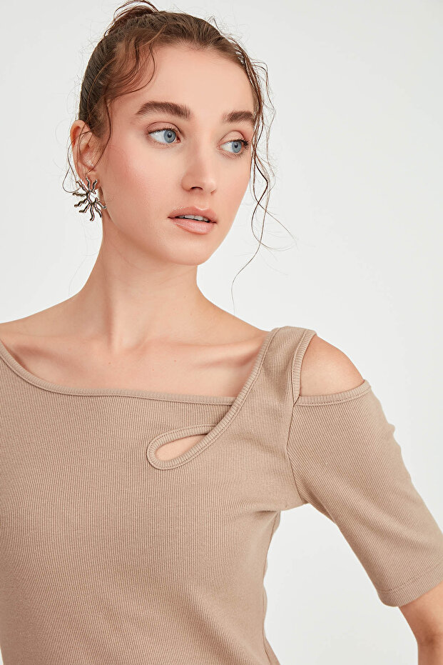 Omuz Detaylı Uzun Örme Elbise - 4