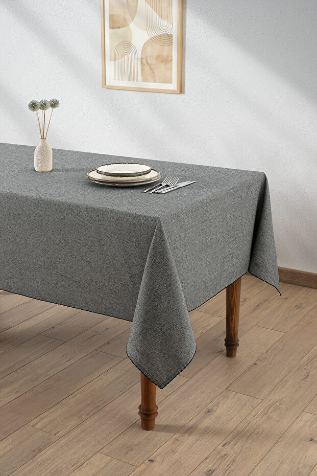 مفرش طاولة أسود من ماركة فيرا مقاس 150x220 سم - مفرش طاولة مستطيل بحواف كروشيه