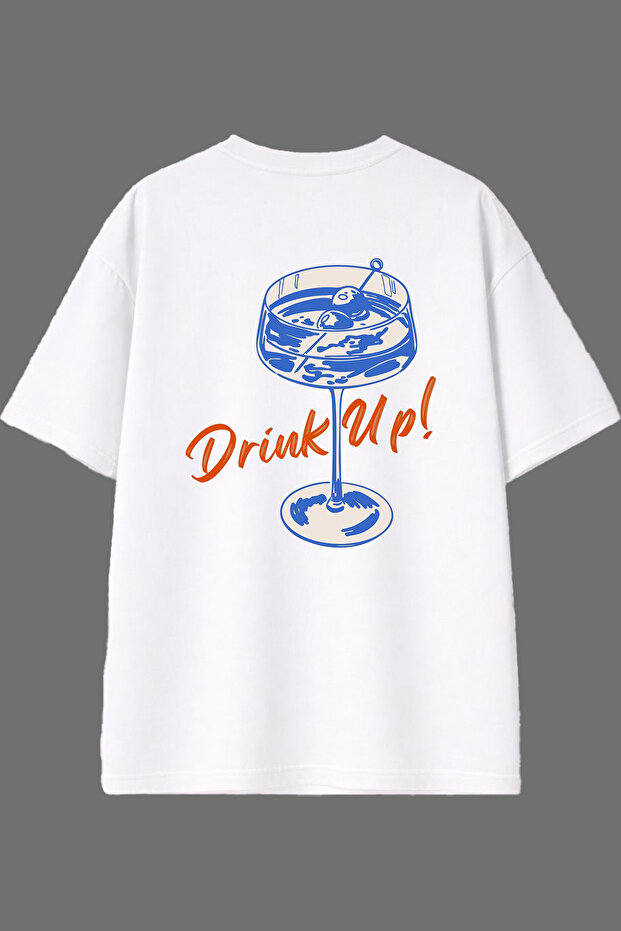 تي شيرت أبيض كبير الحجم بتصميم Drink Up وطباعة خلفية