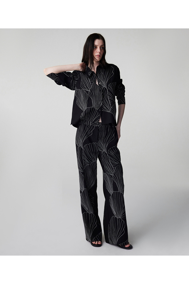 Contrast embroidery pants